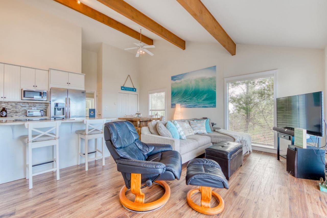 Holiday home Coastal Comfort Oceanside